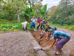 Kerja nyata Babinsa Bersama Masyarakat  di Wilayah Binaan Kampung Gunung Singit.