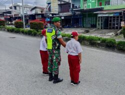 Utamakan Keselamatan, Babinsa 02/Wps Sebrangi, Siswa/i Sekolah Dasar