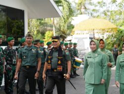 Pangdam Iskandar Muda beri pengarahan kepada Angota dan Persit Detasemen Intelijen.