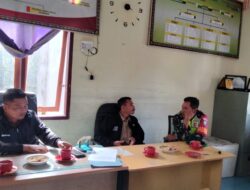 Anjangsana Ke Kantor Desa, Babinsa Kumpulkan Data Teritorial