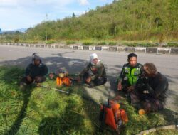 Usai Kegiatan Jum’at Bersih, Babinsa Lakukan Komsos Dengan Warga