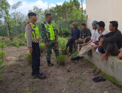 Babinsa Bersama Bhabinkamtibmas Berikan Himbauan Kepada Tokoh Pemuda