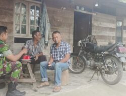 Tingkatkan Keakraban, Babinsa Komsos Bersama Warga Desa Binaan 
