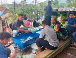 Wujud Kepedulian Babinsa Melaksanakan Kegiatan Gotong Royong di Desa Paya Beke 