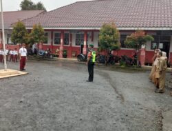 Sertu Feri Syahputra, Pimpin Upacara Bendera mingguan Di SD Negeri Suka Jadi