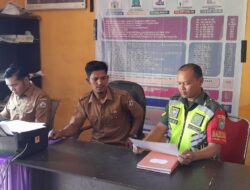 Perbaharui Data Wilayah, Babinsa Melaksanakan Puldata Teritorial Di Kantor Desa 