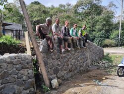 Lakukan Komsos, Upaya Babinsa Monitoring Wilayah Binaan