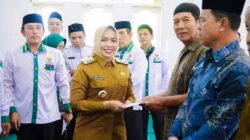 Bupati Labuhanbatu Serahkan Zakat ke Masyarakat Kecamatan Bilah Barat