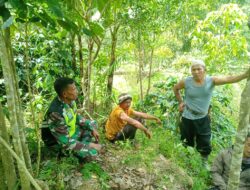 Babinsa Koramil 08/SN Laksanakan Komsos dengan Warga Desa Pantan Tengah