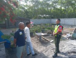 Babinsa Koramil 06/Bukit Komunikasi Sosial Bersama Warga Di Wilayah Binaan
