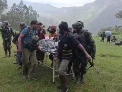 Polri dan TNI Berhasil Evakuasi Korban Serangan KKB di Distrik Anggruk