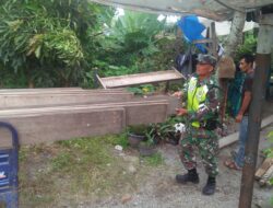 Babinsa : Bantu Bagun Rumah Warga