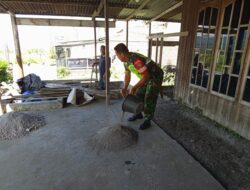 Jelang Hari Raya 1446.H, Babinsa Bantu, Benahi Rumah Warga