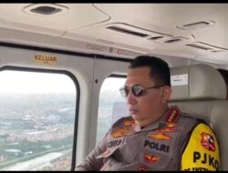 Kapolri Sapa Pemudik di Tol Kalikangkung, Sampaikan Pesan Utamakan Keselamatan