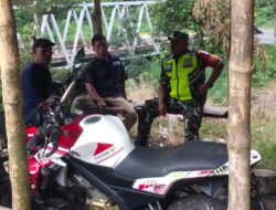 Patroli Wilayah, Babinsa Komsos Bersama Warga Di Wilayah Binaan