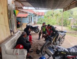 Babinsa Serda Sarwoko Jalin Komsos dengan Warga Kampung Termiara