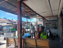 Sambangi Wilayah Binaan, Babinsa Komsos Dengan Warga