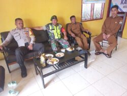 Pererat Sinergitas, Babinsa Bersama Bhabinkamtibmas Komsos Dengan Aparat Pemerintah Desa
