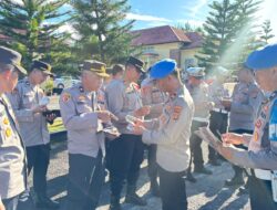 Wakapolres Bener Meriah Didampingi Kasi Propam Lakukan Pengecekan Kelengkapan Administrasi Personel