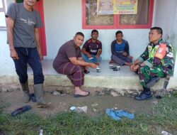Babinsa Pos Ramil Syiah Utama, Komsos Dengan Masyarakat Desa Binaan