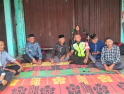 Wujud Kepedulian, Babinsa Laksanakan Komsos di Kampung Paya Beke