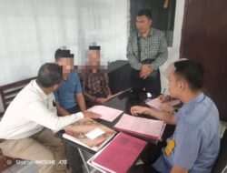 Penyidik Unit PPA Serahkan Dua Tersangka Pengeroyokan Serta BB Ke JPU