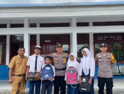 Dedikasi Ipda Ripal: Perhatikan Pendidikan Anak hingga Fasilitasi Warga yang Kesulitan Mengurus Administrasi