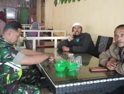 Sambangi Warganya, Babinsa Komsos Berikan Himbauan Untuk Menjaga Kamtibmas