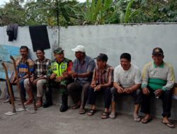 Wujudkan Kamtibmas Di Wilayah, Babinsa Komsos Bersama Masyarakat