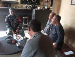 Dengan Secangkir Kopi, Babinsa Tingkatkan Sinergitas Bersama Tokoh Masyarakat