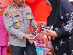 Polisi di Bandung ‘Patungan’, Biayai Perbaikan Rumah Warga Korban Gempa