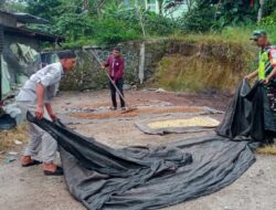 Sambangi Petani Kopi, Babinsa Berikan Motivasi