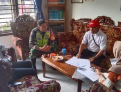Pastikan Data Penduduk Akurat, Babinsa Laksanakan Komsos dengan Aparatur Desa”