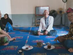 Senantiasa Patuhi Dan Hormati Adat Istiadat Setempat, Babinsa Komsos Dengan Tokoh Adat Di Wilayah Binaan