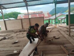 Babinsa Koramil 06/Jagong Bantu Rehab Rumah Warga di Desa Jagong