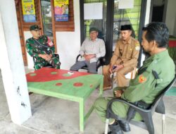 Babinsa Koramil 08/Silih Nara Jalin Komsos dengan Aparatur Desa Burni Bius