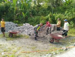 Babinsa Koramil 03/TG Bersama Warga Gotong Royong Perbaiki Jalan Akses Pertanian