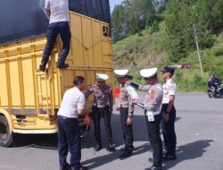 Satlantas Polres Aceh Tengah Sosialisasikan Bahaya Over Dimension dan Over Load Kepada Sopir Truk Dan Angkutan Barang