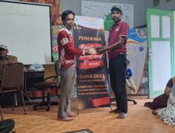 Penyaluran BLT Dana Desa di Kampung Tembolon Berlangsung Lancar
