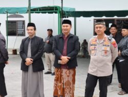 Ikut Berqurban, Kapolres Aceh Tengah Saksikan Penyembelihan Hewan Qurban Idul Adha 1446 H di Masjid Ruhama Takengon