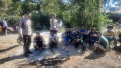 Masih Suasana Perayaan Hari Raya Idul Adha, Babinsa Bersama Bhabinkamtibmas Komsos Ciptakan Kondusifitas