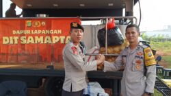 Polda Metro Jaya Buka Dapur Lapangan Bantu Pengungsi Kebakaran di Penjaringan