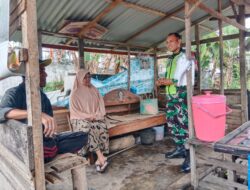 Sambangi Warga Pelaku UMKM, Babinsa Berikan Motivasi