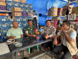 Dua Babinsa Komsos di Wilayah, Pererat Silaturahmi Dengan Warga