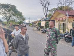 Babinsa Desa Suku Bener Berikan Himbauan Kamtibmas Melalui Komsos