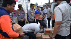 Kapolres Gresik Salurkan Bantuan Sosial Bagi Warga Terdampak Banjir di Benjeng