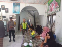 Babinsa Bersama Bhabinkamtibmas Sambangi Kegiatan Ibu-ibu PKK Bukit Bersatu
