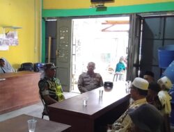 Tingkatkan Silaturahmi Dengan Warga, Babinsa Bersama Bhabinkamtibmas Laksanakan Kegiatan Komsos