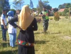Babinsa Koramil 02/Wih Pesam Dampingi Lansia Menjaga Kebugaran