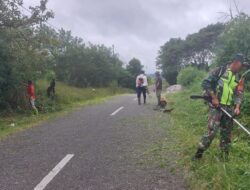 Babinsa Koramil 06/Bukit Bersama Masyarakat Kerja Bakti Bersihkan Jalan